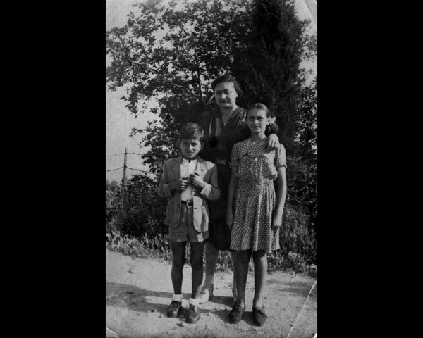 Da destra: la Sandra, sua mamma (la cuoca Ernesta) e suo cugino Cicci (il pasticciere della Nosadella Giuseppe Landini)